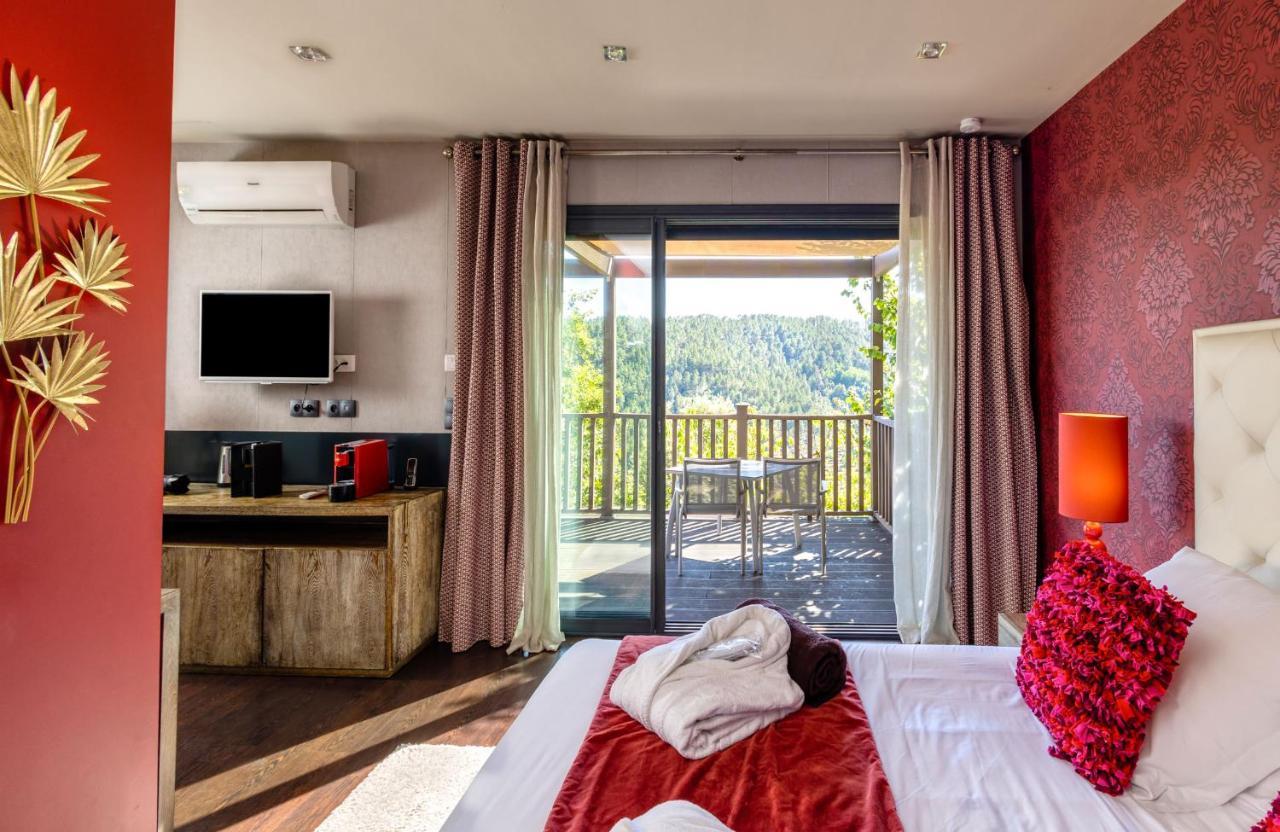 Domaine De Chalveches Hotel Spa 4* Faugeres  Bagian luar foto