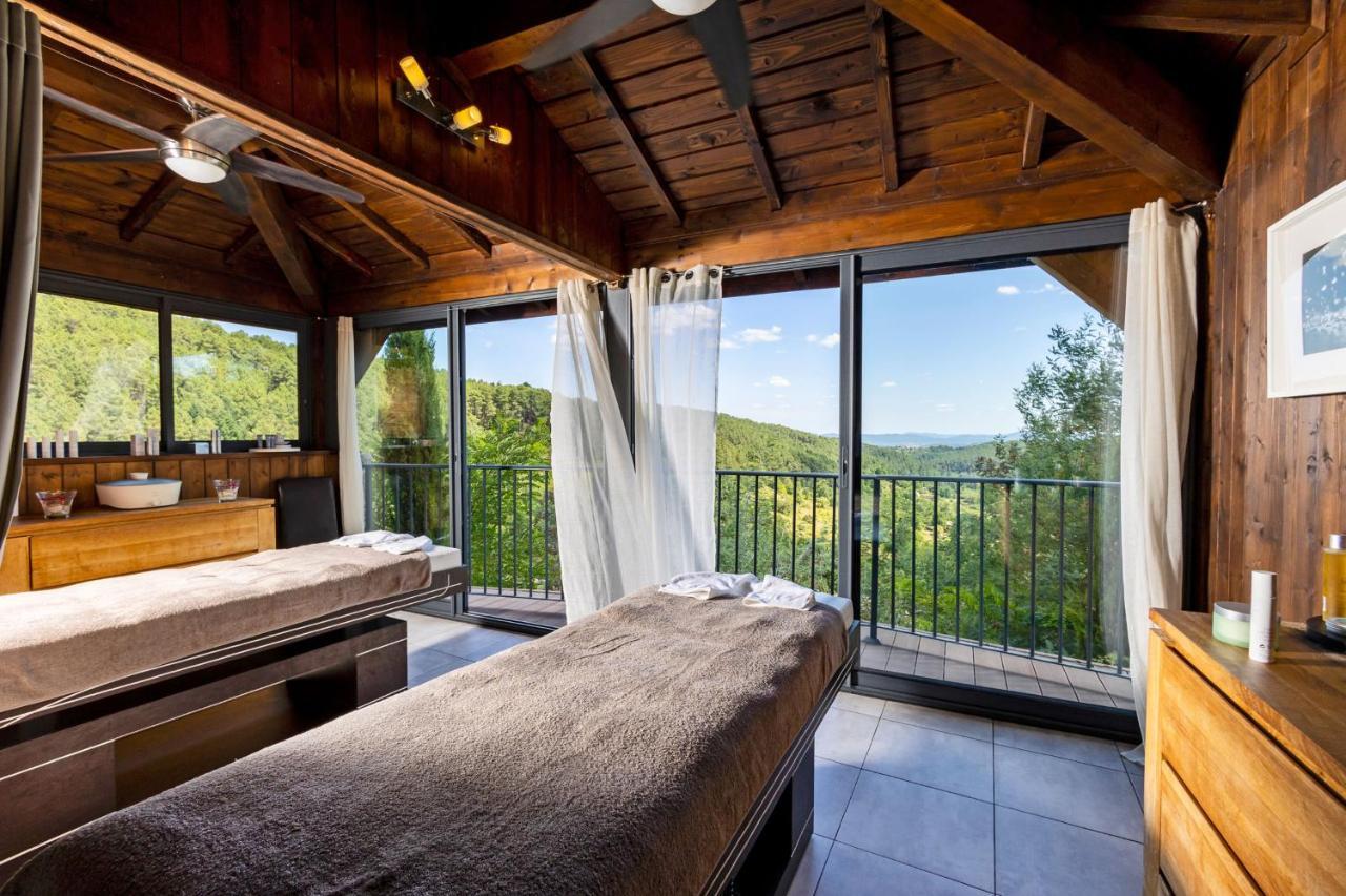 Domaine De Chalveches Hotel Spa 4* Faugeres  Bagian luar foto